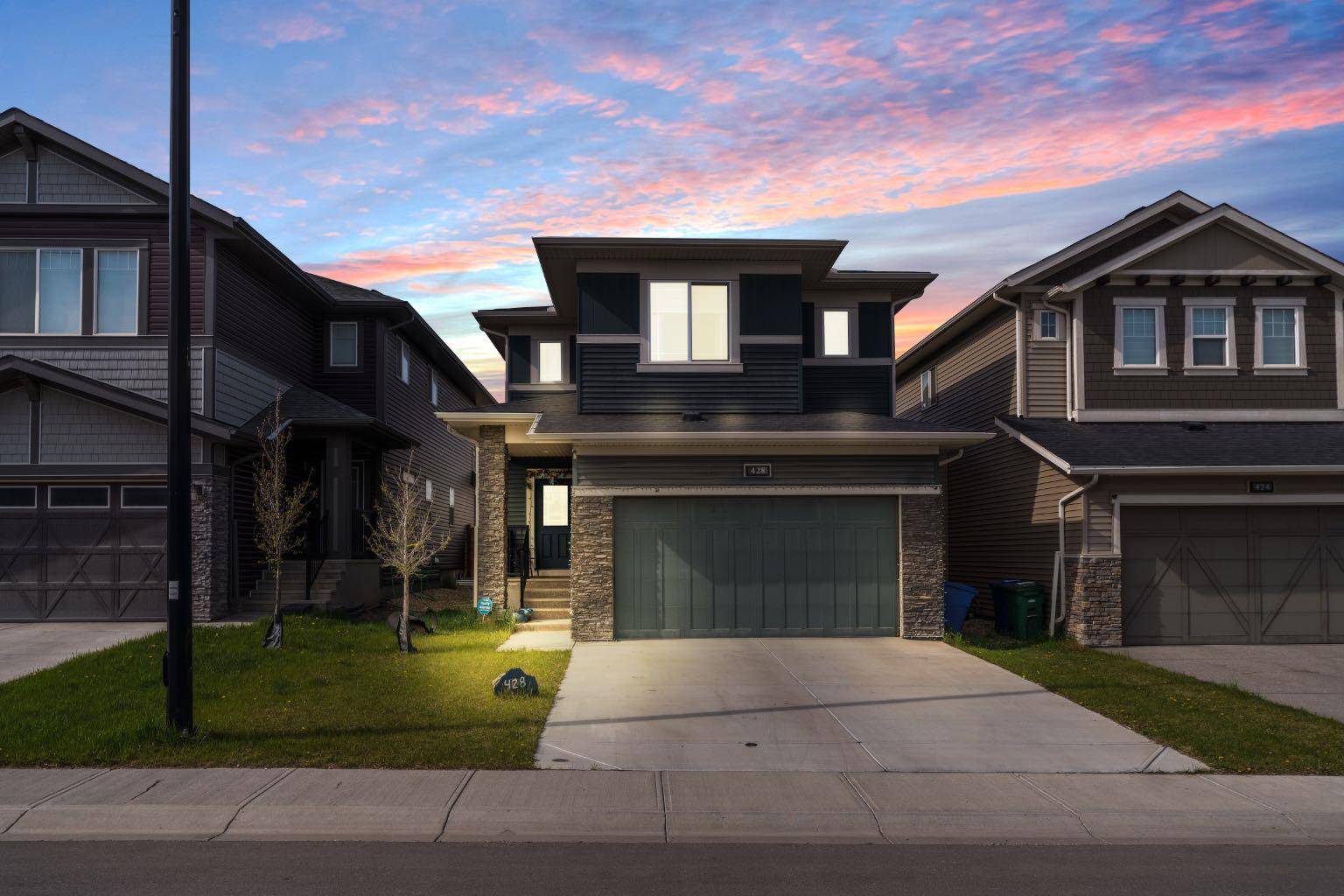 428 Chinook Gate SQ, Airdrie, AB T4B 4V9
