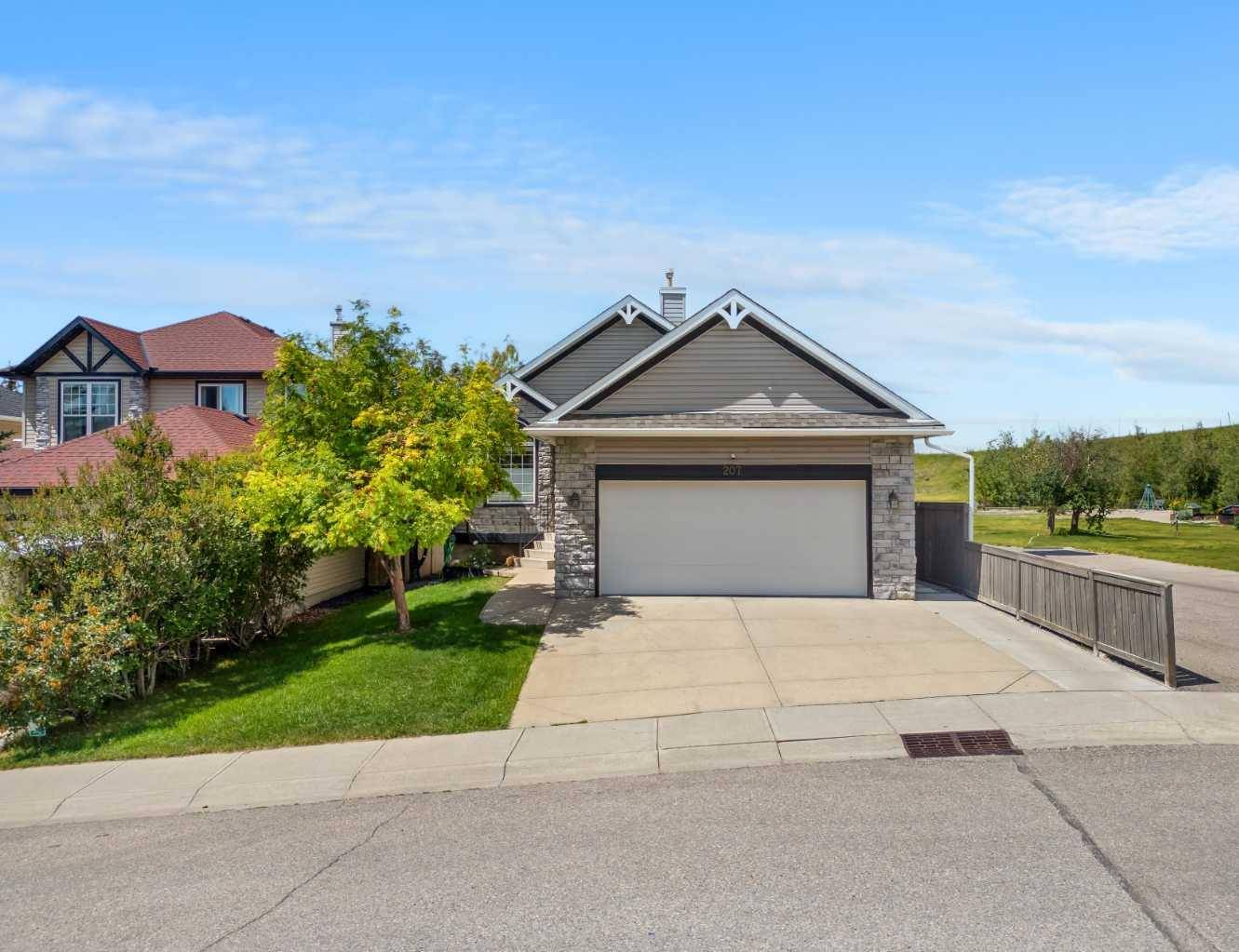 207 Arbour Butte RD Northwest, Calgary, AB T3G 4L7