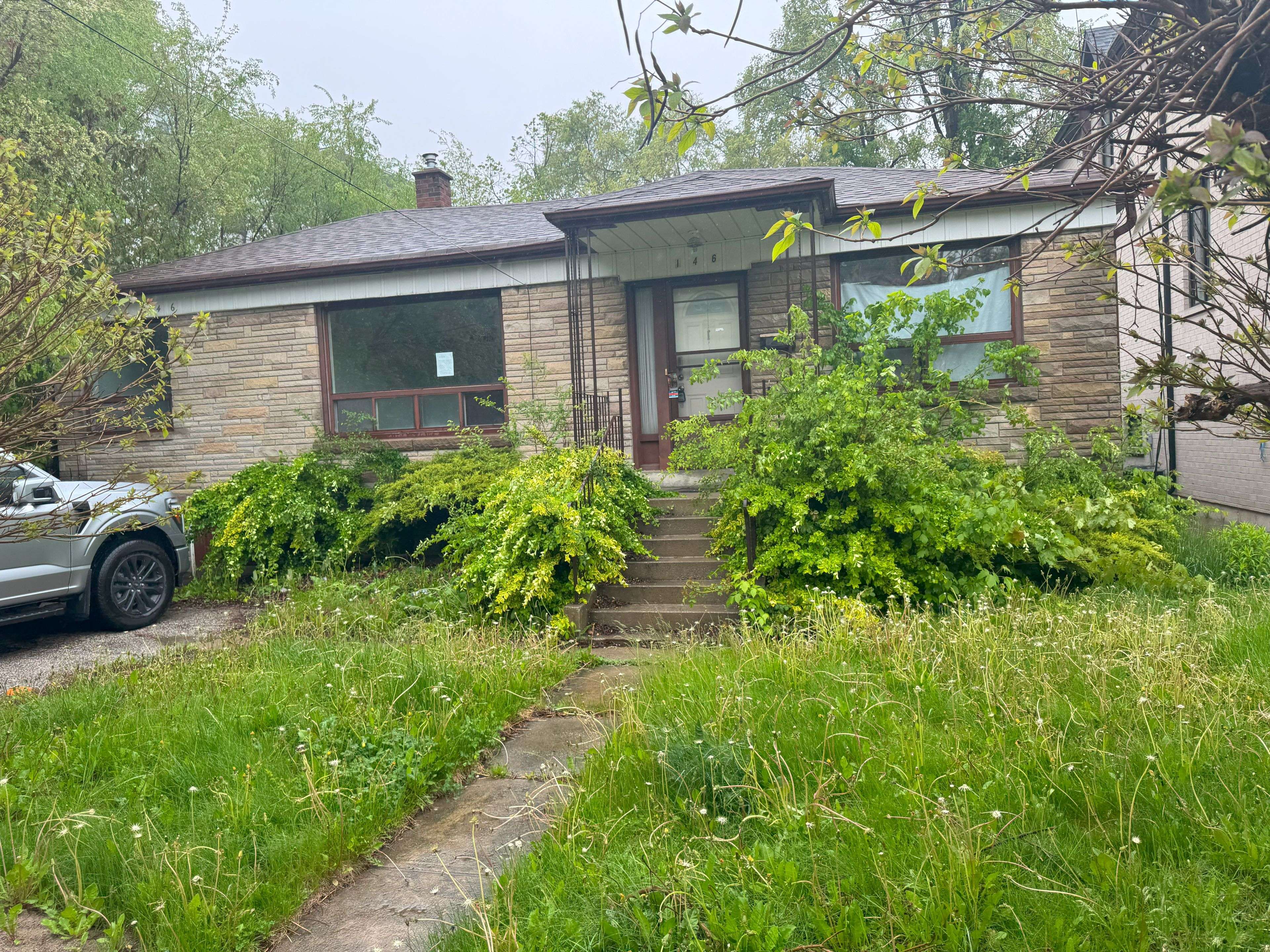 146 Bannockburn AVE, Toronto C04, ON M5M 2N5