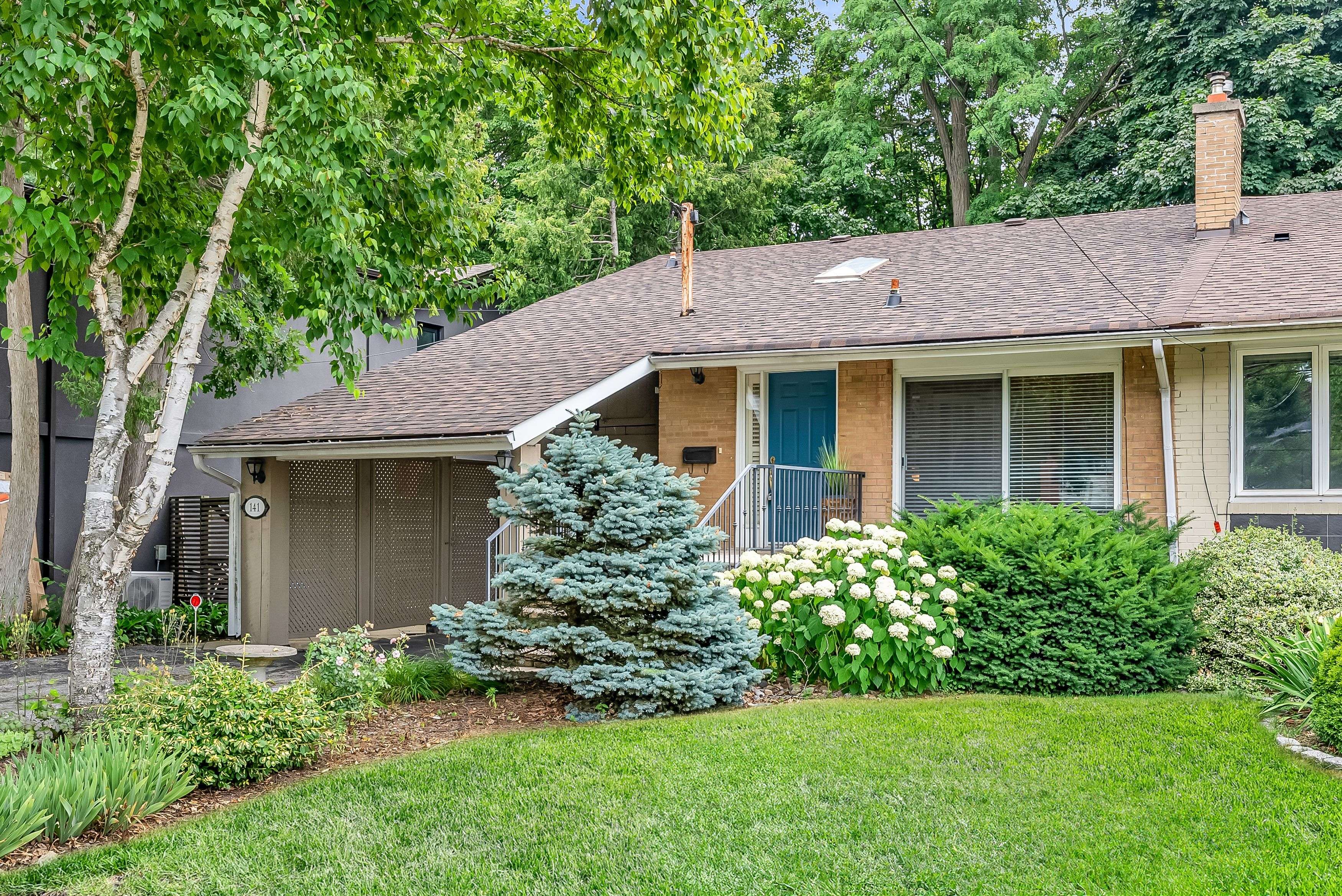 141 Three Valleys DR, Toronto C13, ON M3A 3C1