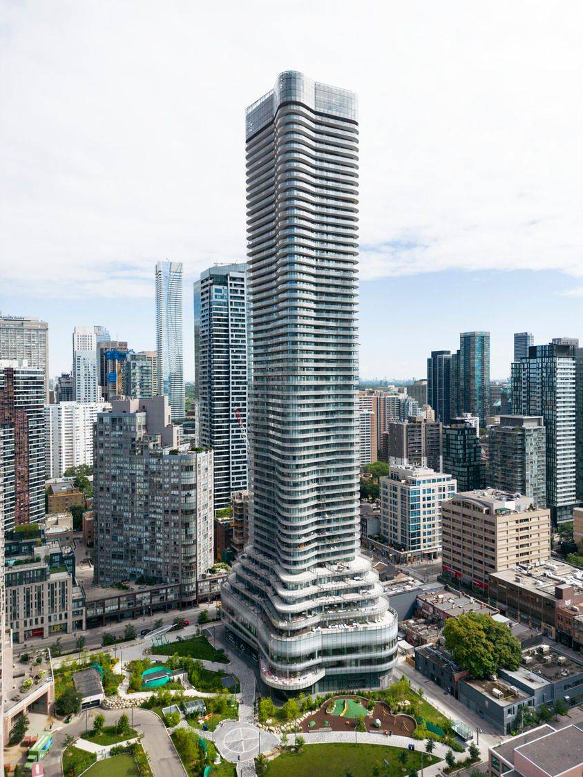 11 WELLESLEY ST W #3808, Toronto C01, ON M4Y 0G4