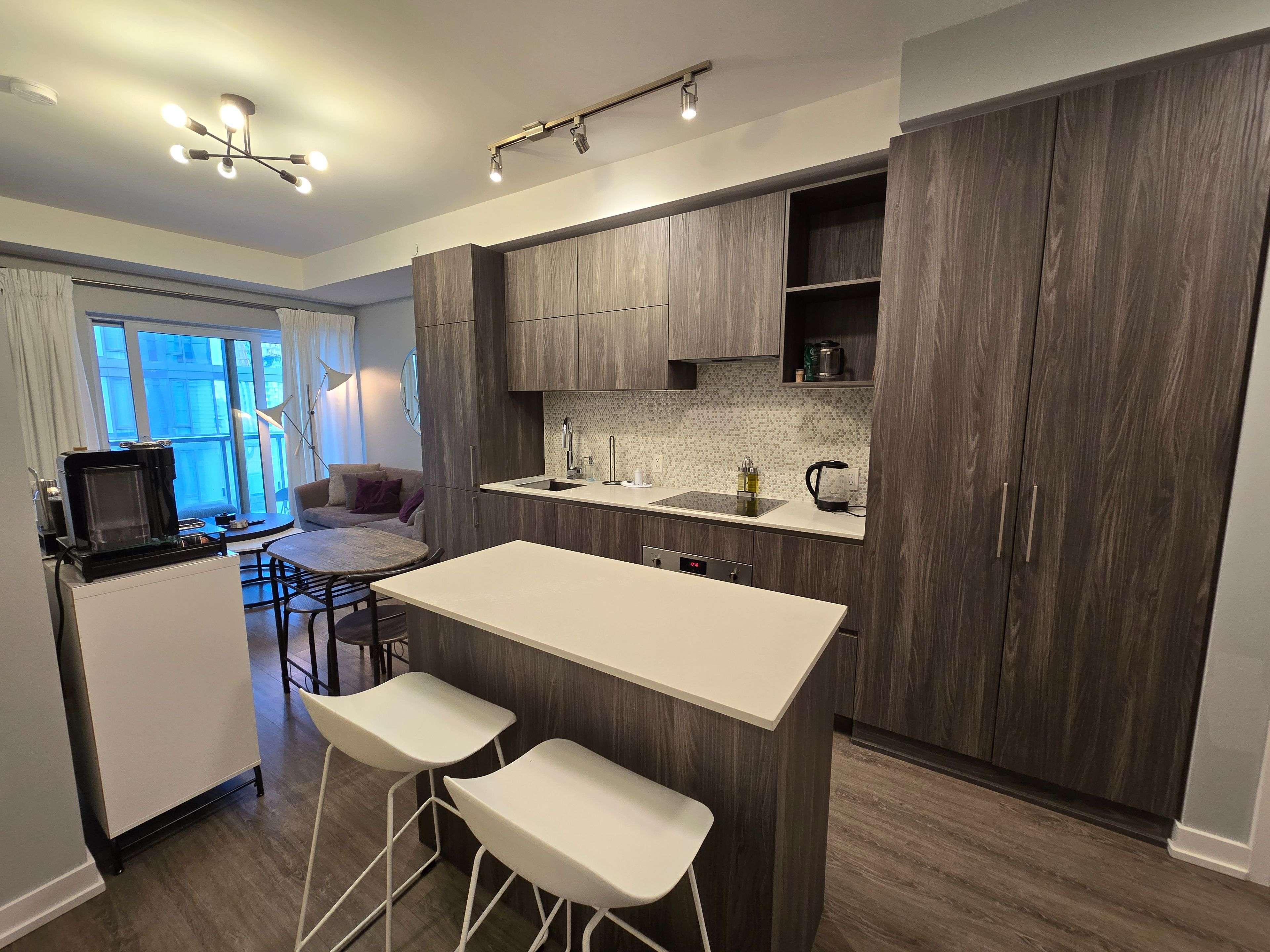 Toronto C02, ON M4W 0B1,1 Yorkville AVE #1412