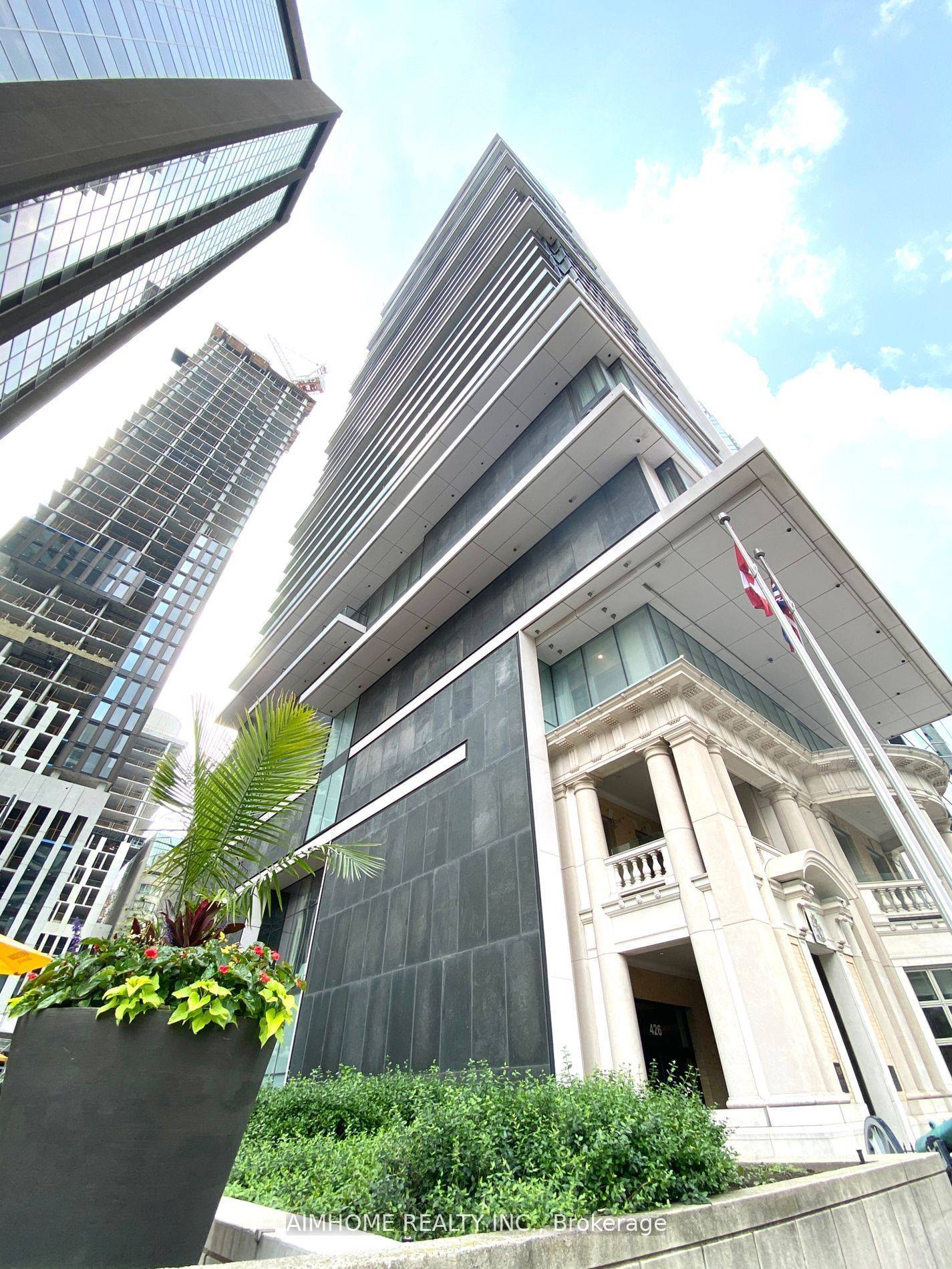 426 University AVE #2301, Toronto C01, ON M5G 1S9