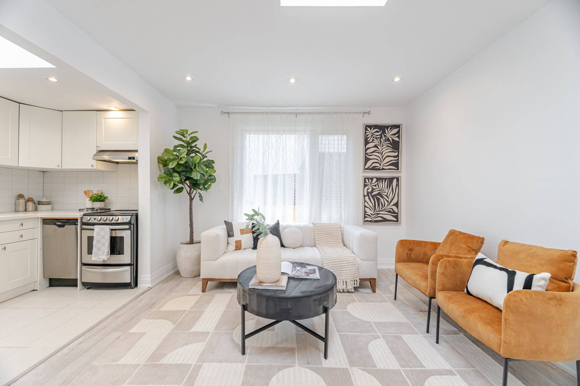 Toronto E03, ON M4C 2C1,48 Orley AVE