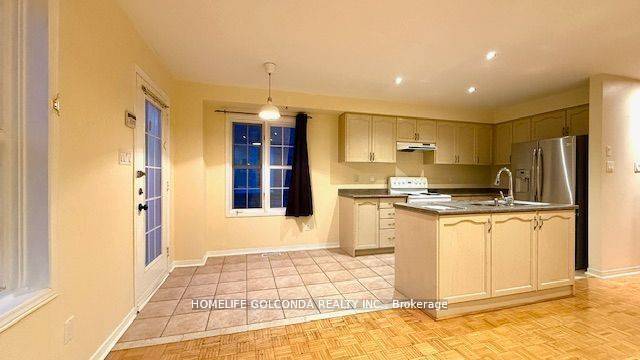 Richmond Hill, ON L4B 4E3,82 Ellesmere ST