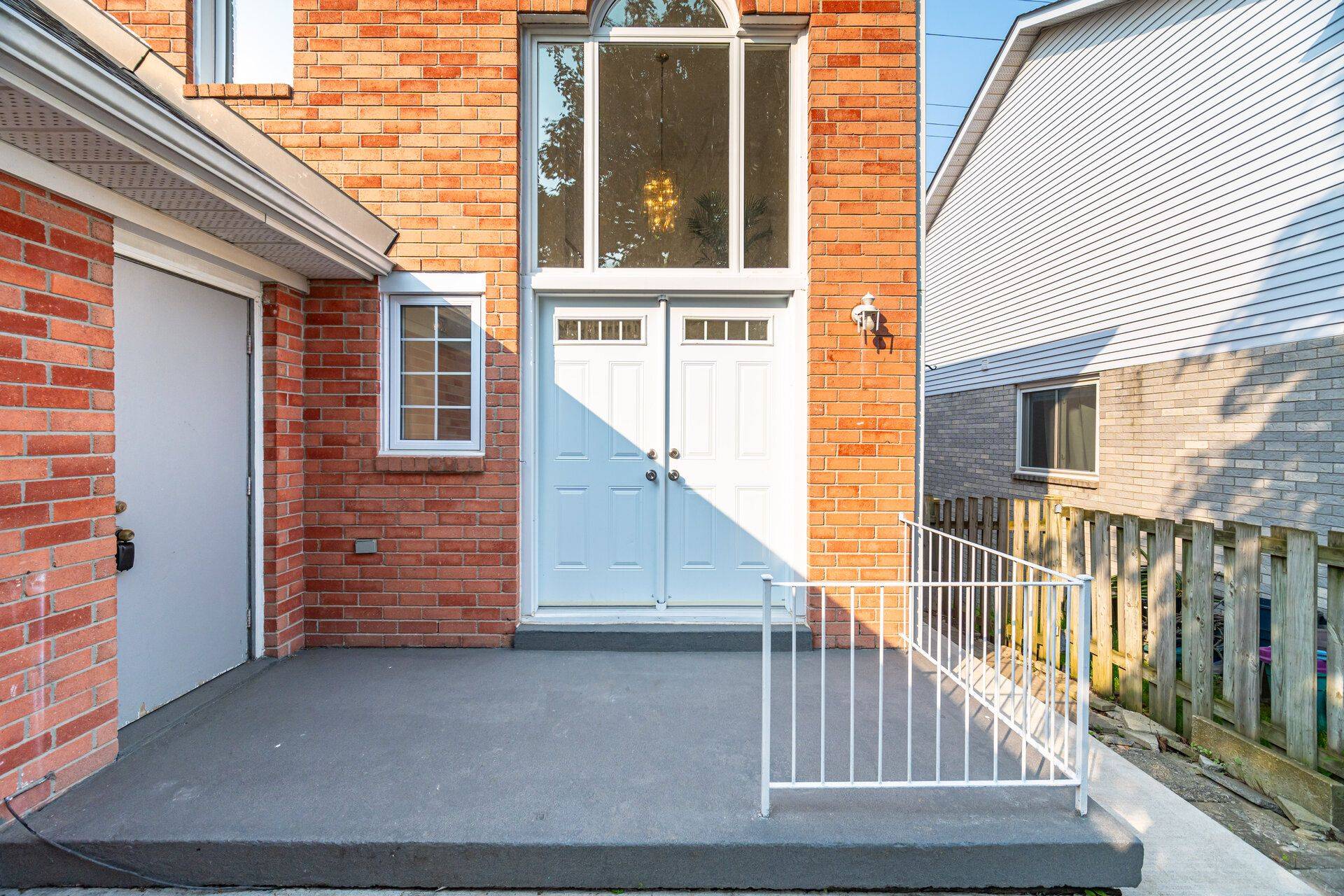 Burlington, ON L7S 2C5,1294 Hammond ST
