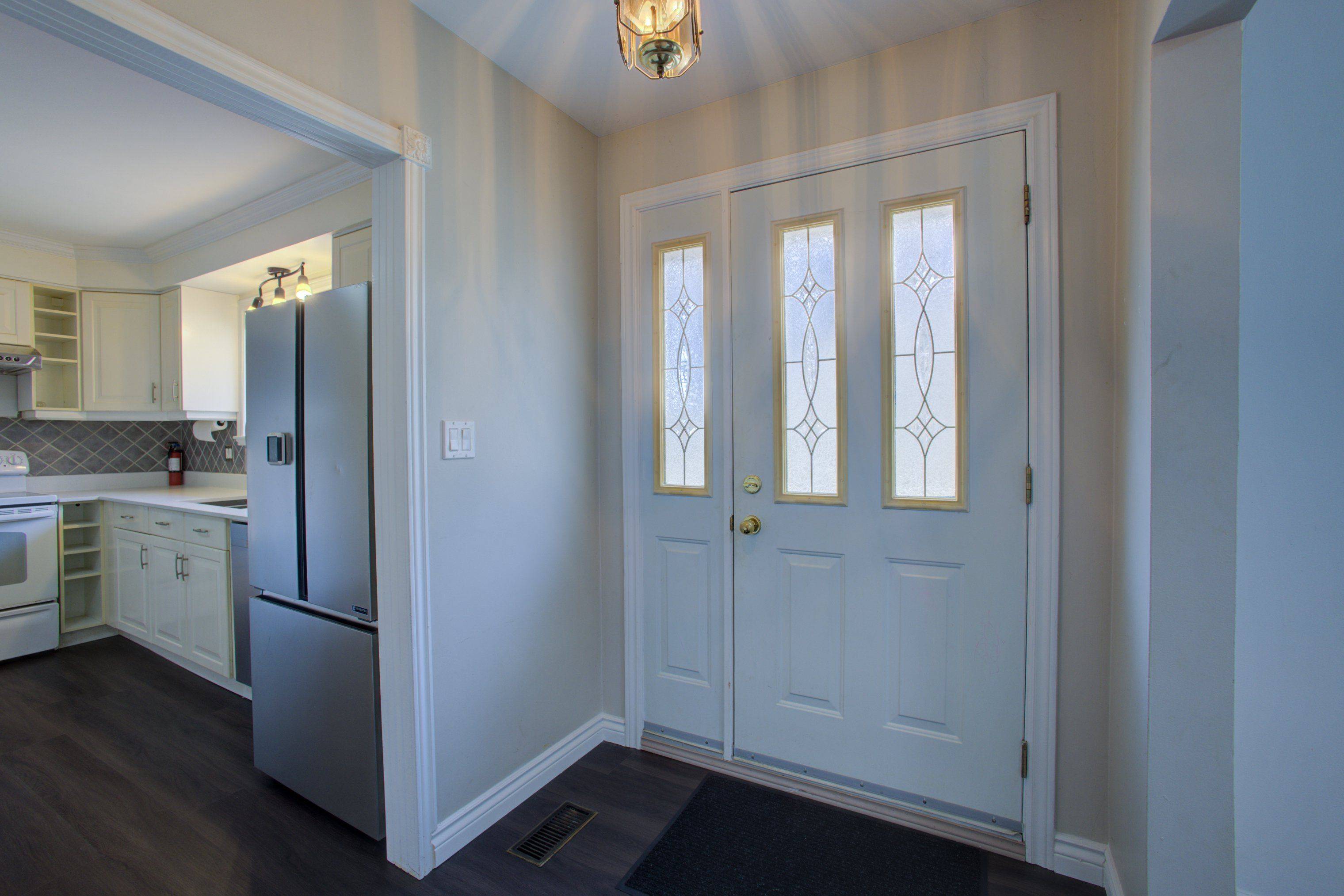 2244 Mount Forest DR E, Burlington, ON L7P 1J1