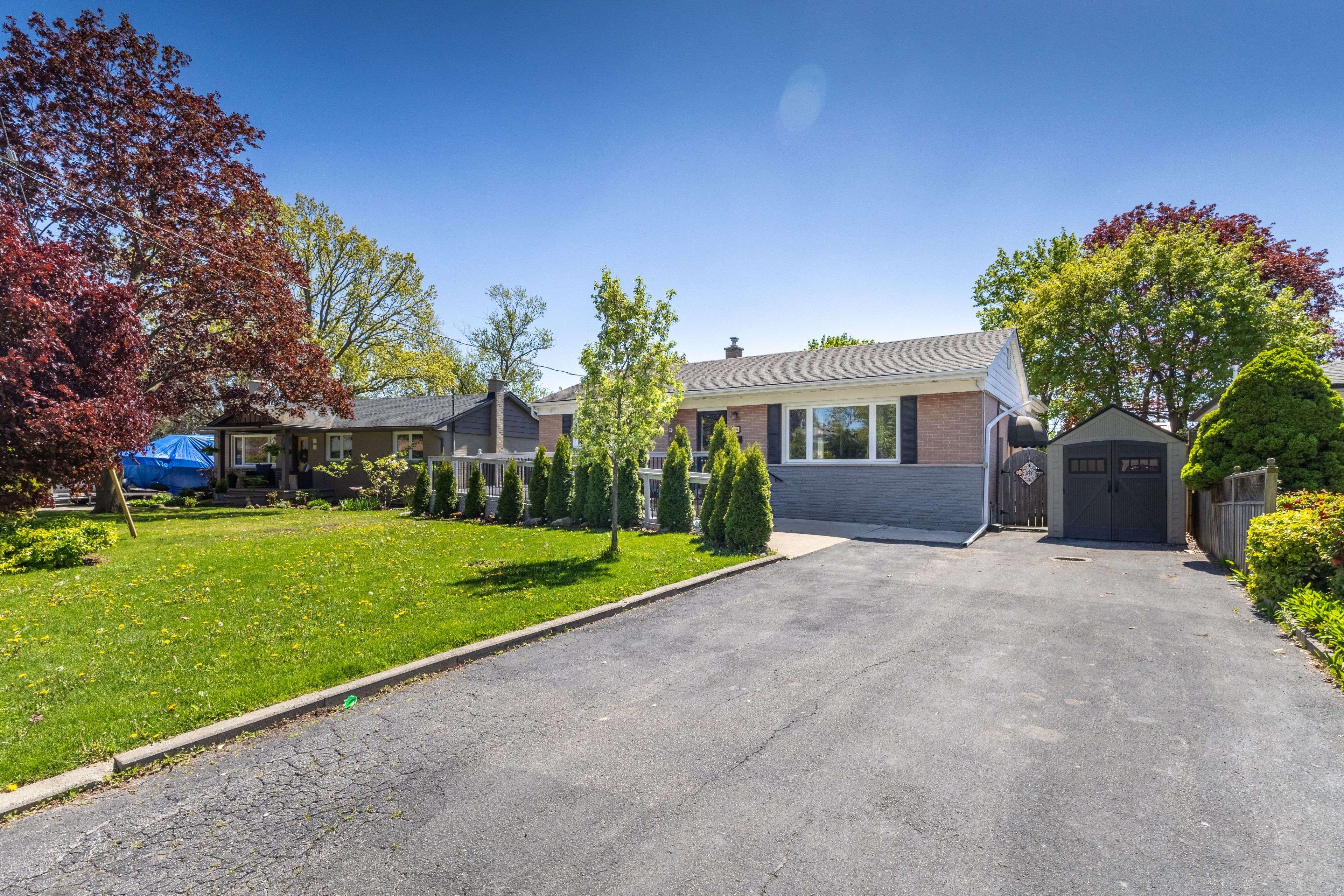 156 Hammersmith CT, Burlington, ON L7L 4N5