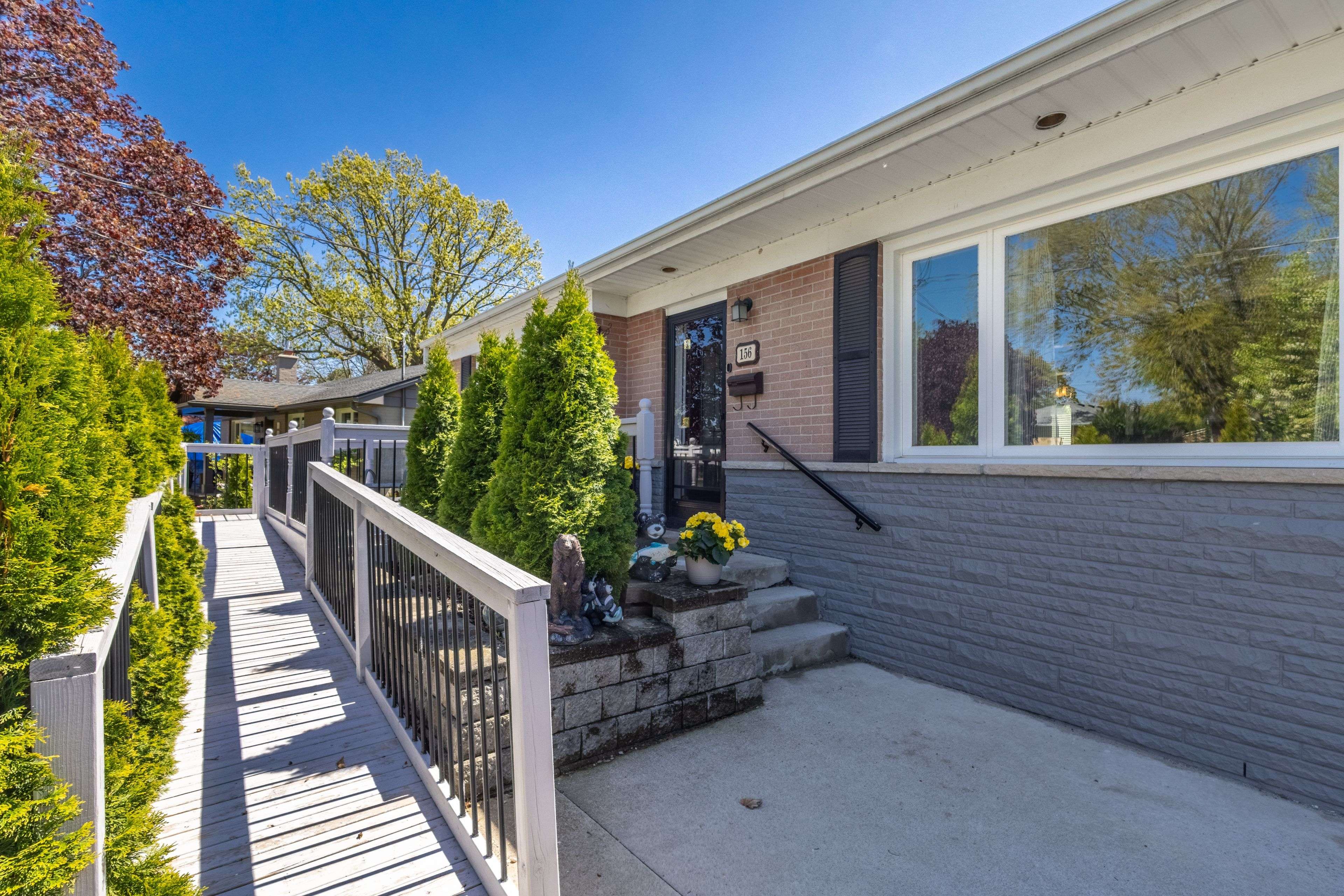 Burlington, ON L7L 4N5,156 Hammersmith CT