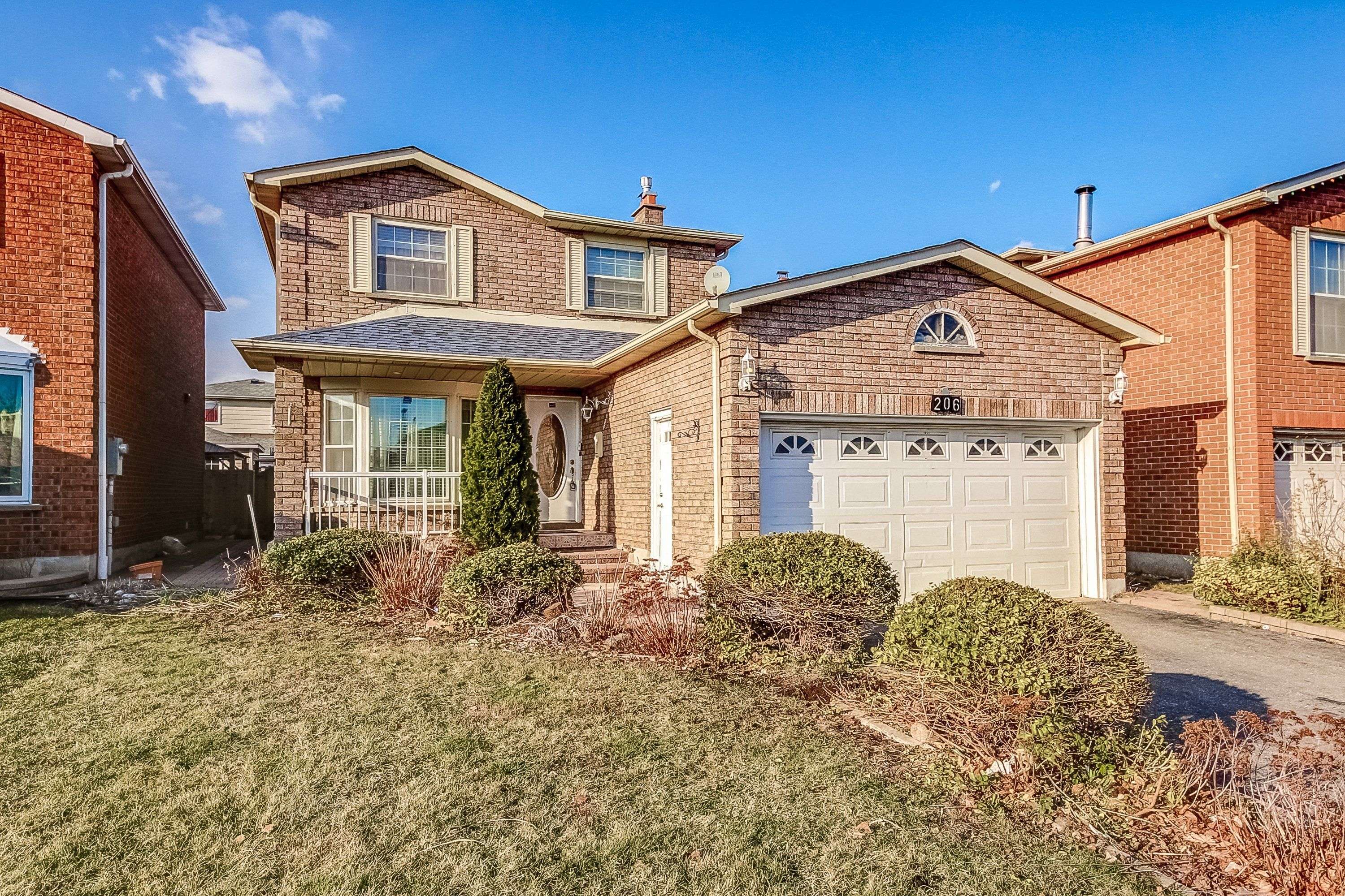 206 Vodden ST W, Brampton, ON L6X 2V3