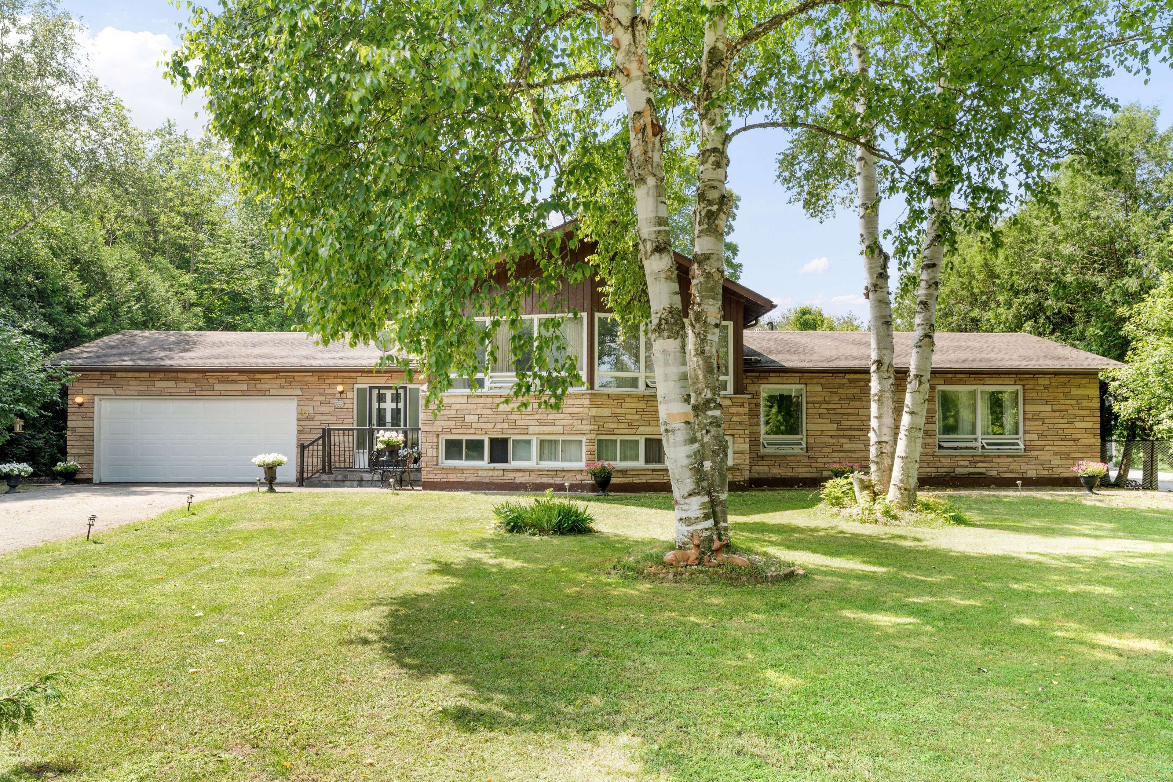 South Bruce Peninsula, ON N0H 2G0,97 Dorena CRES