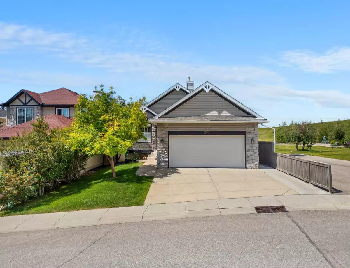 Calgary, AB T3G 4L7,207 Arbour Butte RD Northwest