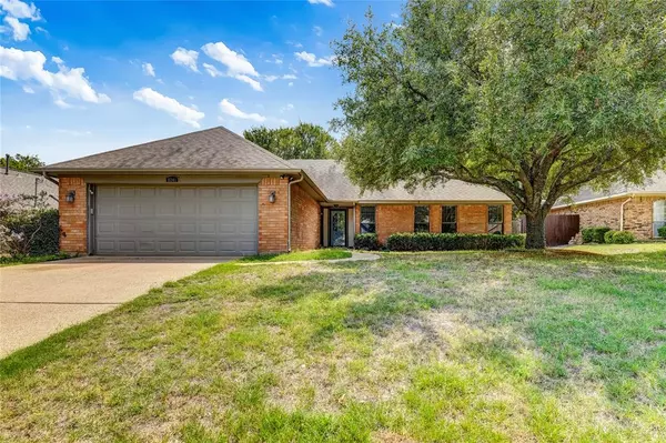 8241 Christie Drive, Frisco, TX 75033
