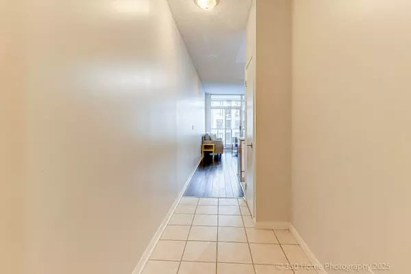 Toronto C01, ON M5V 1B2,231 Fort York BLVD #825
