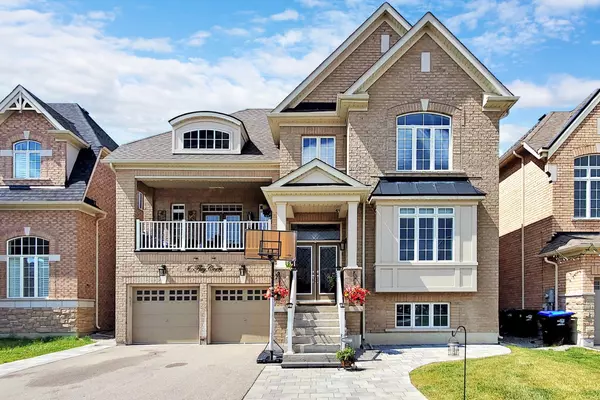 4 Flay CT, Innisfil, ON L0L 1L0