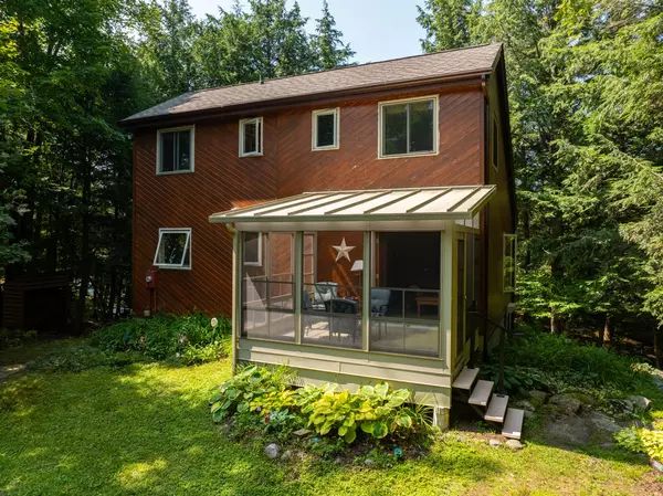 18 MEHARG DR, Mckellar, ON P2A 0B5