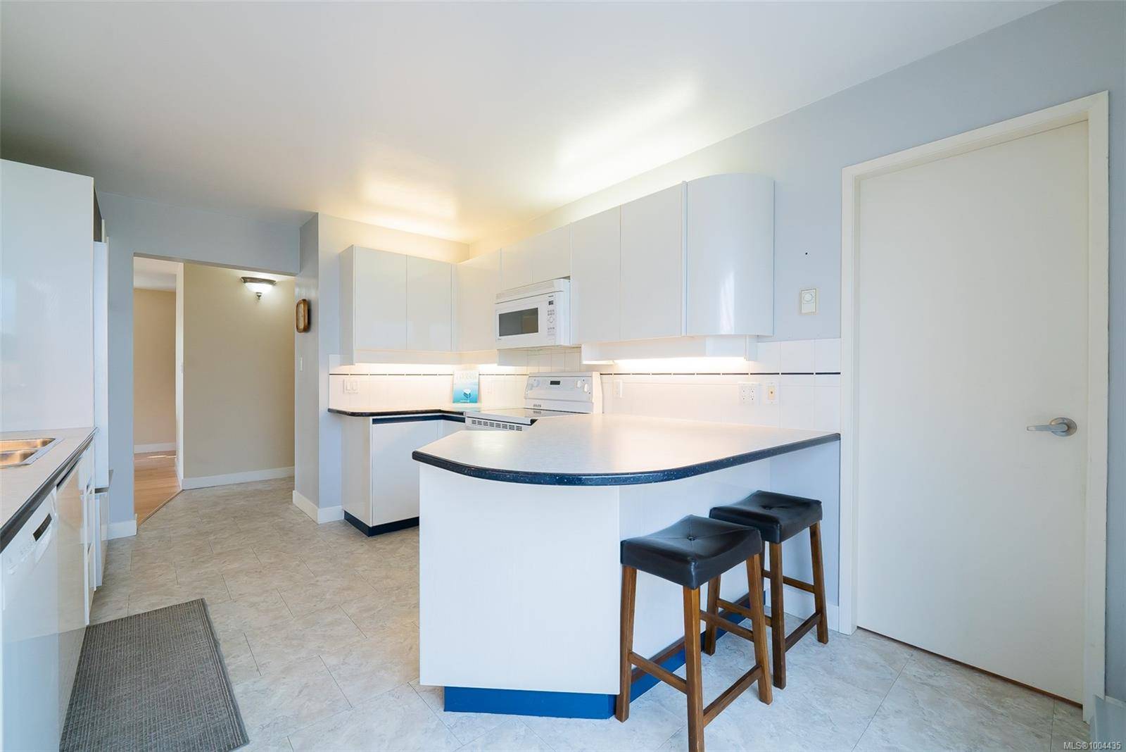 Nanaimo, BC V9S 4H7,145 Newcastle Ave #101