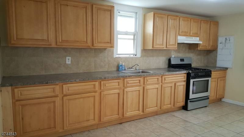 Paterson City, NJ 07522,252 N 4Th St #2