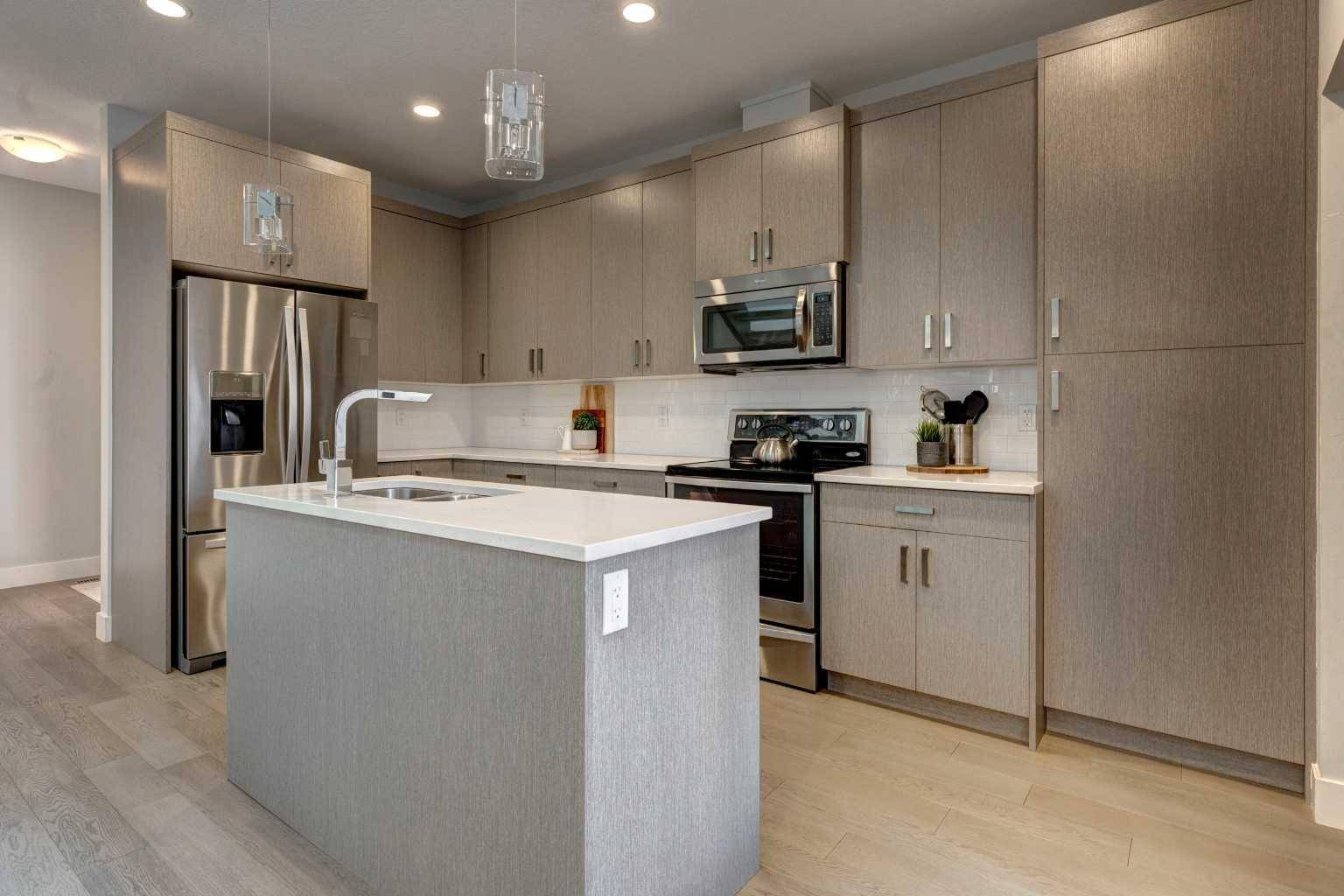 1914 25A ST Southwest #2, Calgary, AB T3E1Y5