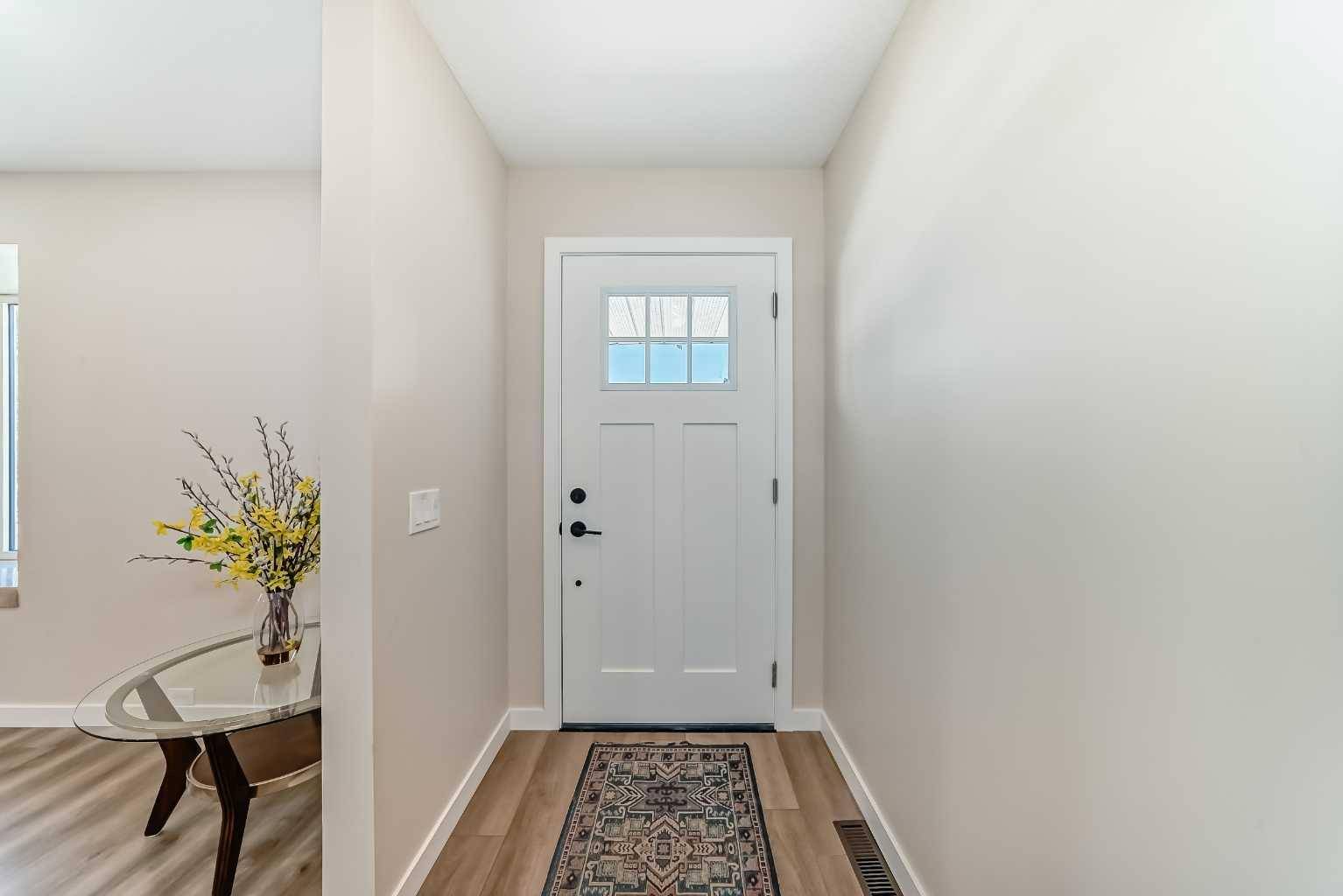 Calgary, AB T2W0X5,11023 Southdale RD Southwest