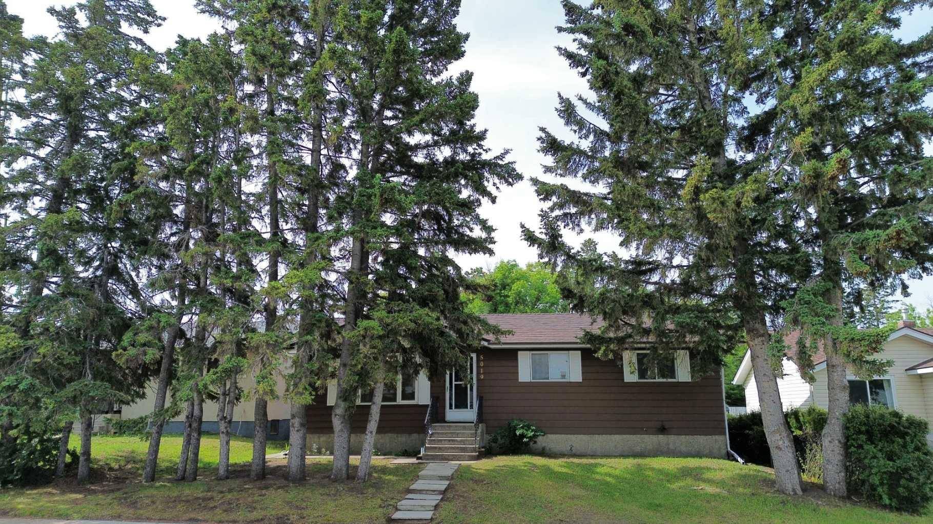 5019 46 ST, Innisfail, AB T4G 1L6