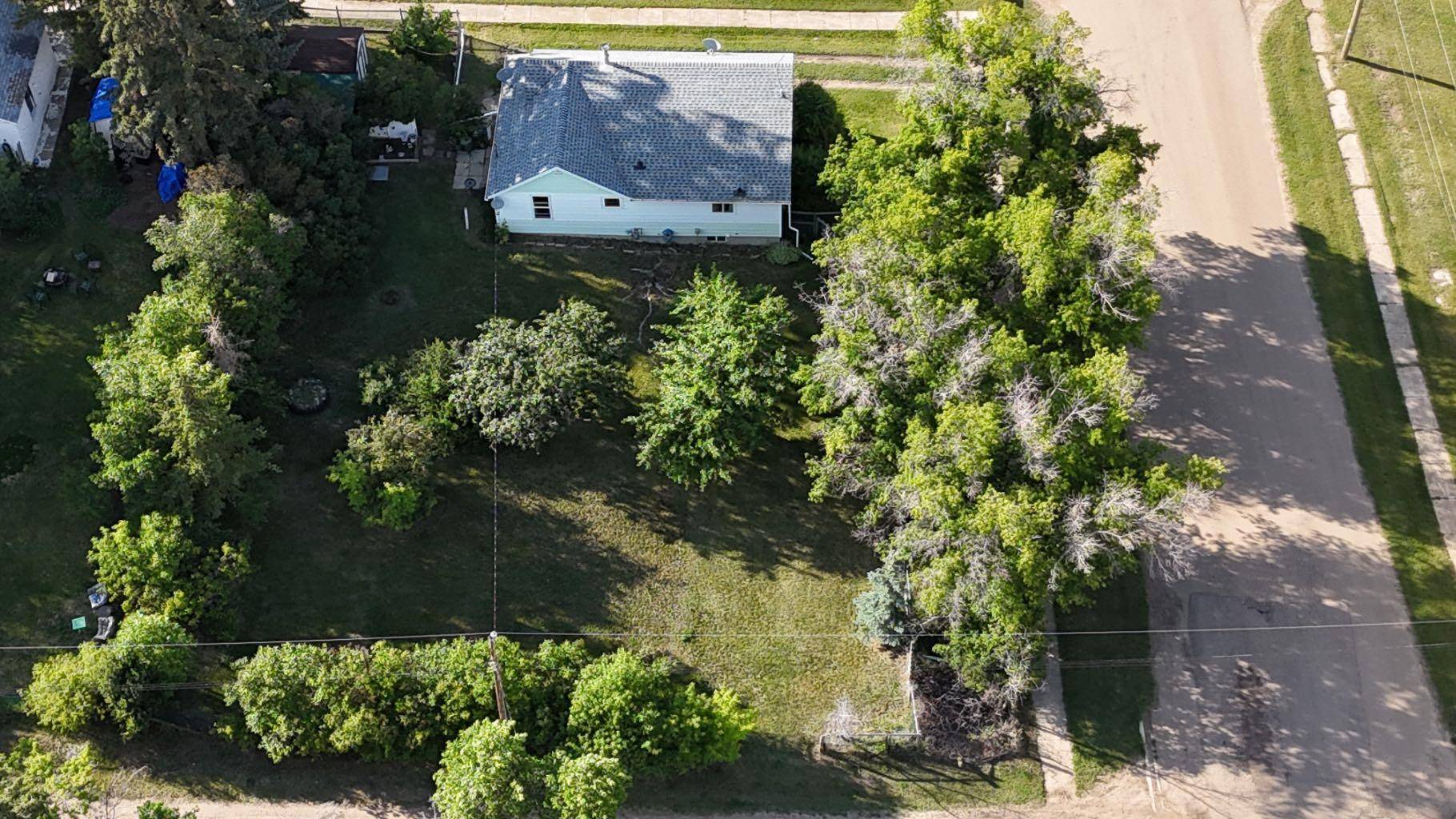 Donalda, AB T0B 0A8,6101 Foster ST