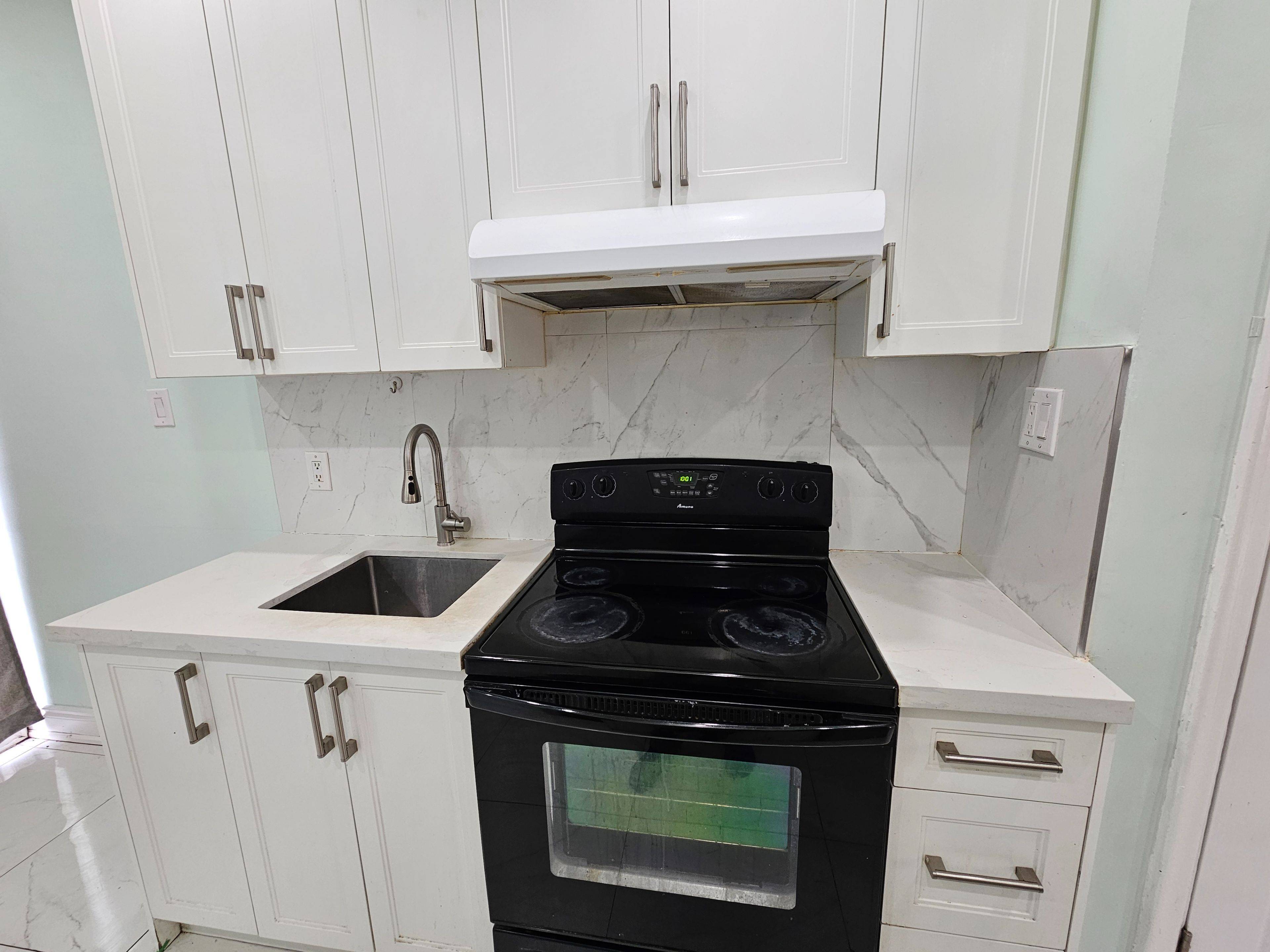 Toronto E09, ON M1H 1V7,82 Pandora CIR #Main/Upper