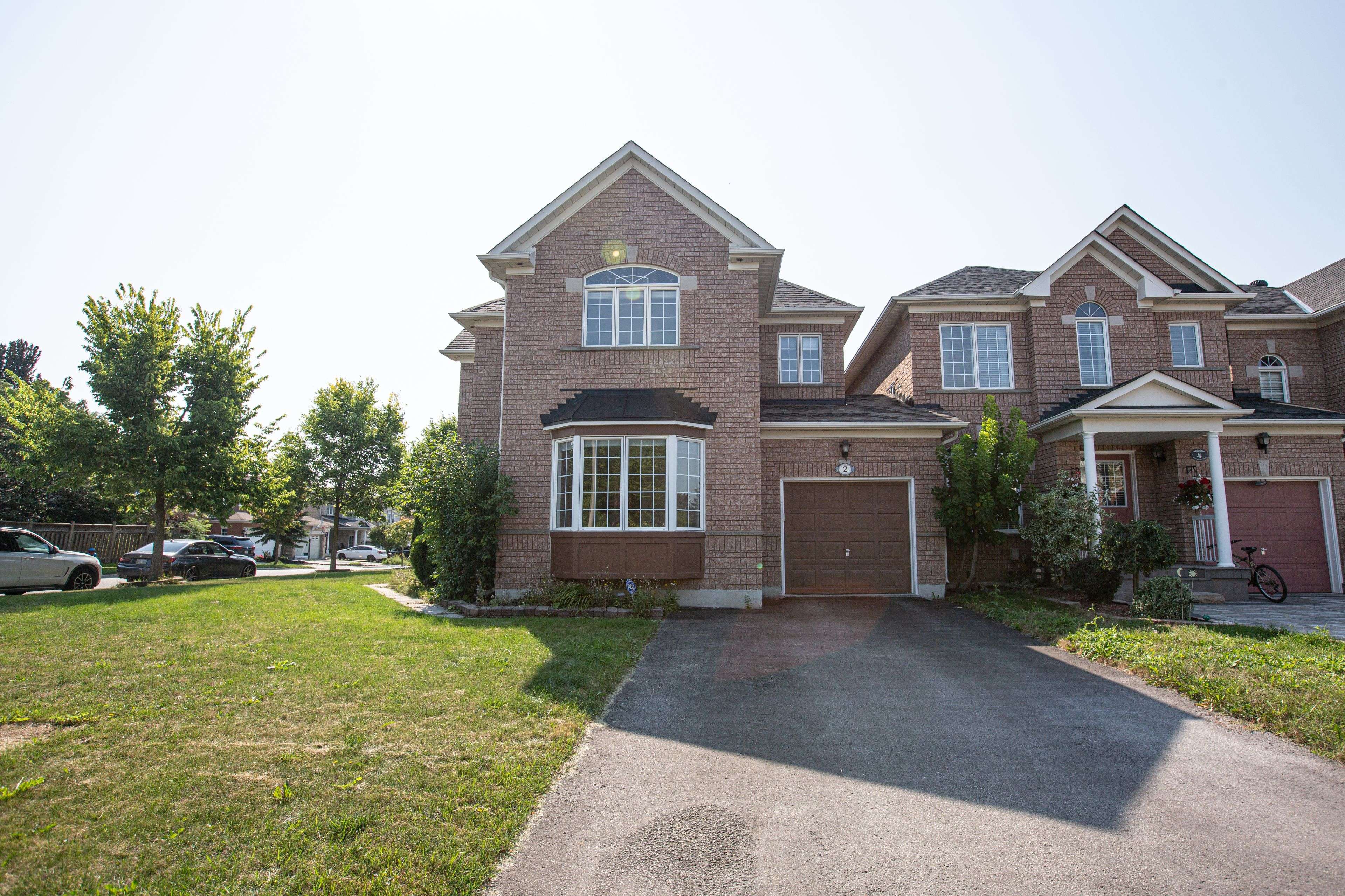 2 Silverdart CRES, Richmond Hill, ON L4E 4H5
