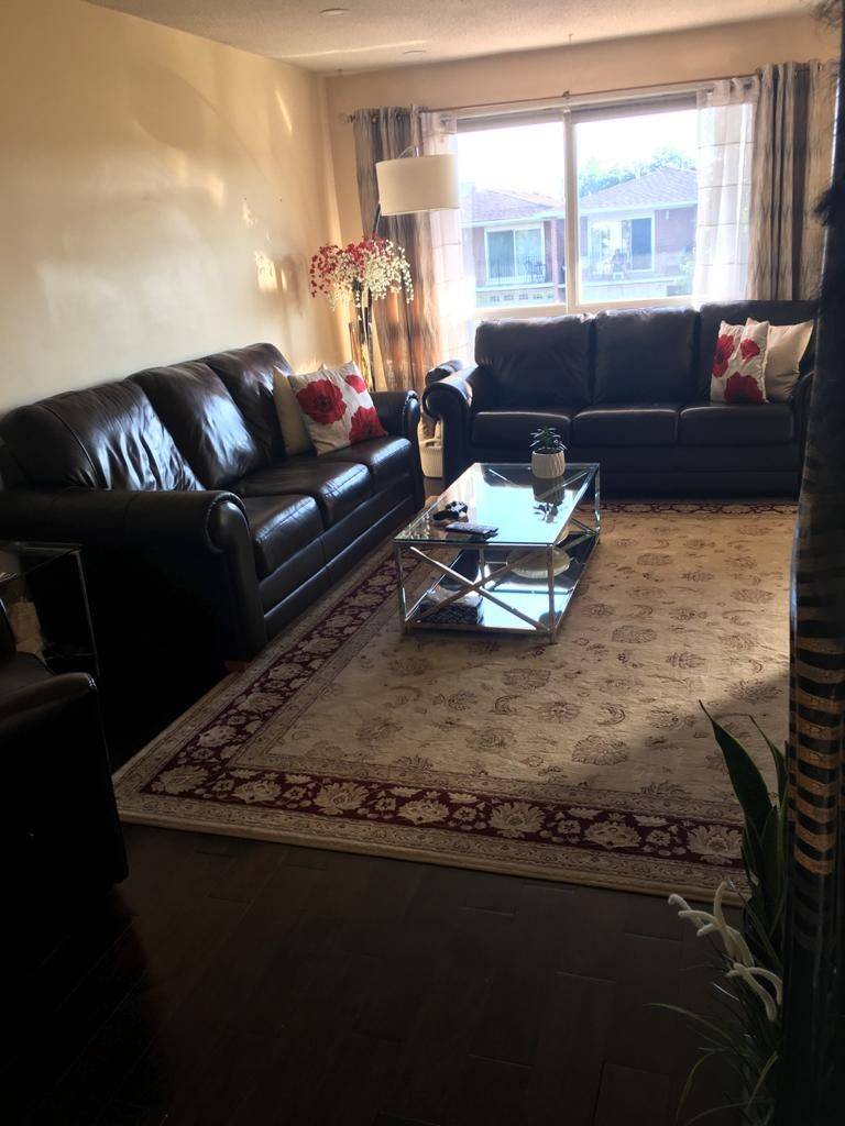 Mississauga, ON L4W 3V7,963 Lovingston CRES #Upper