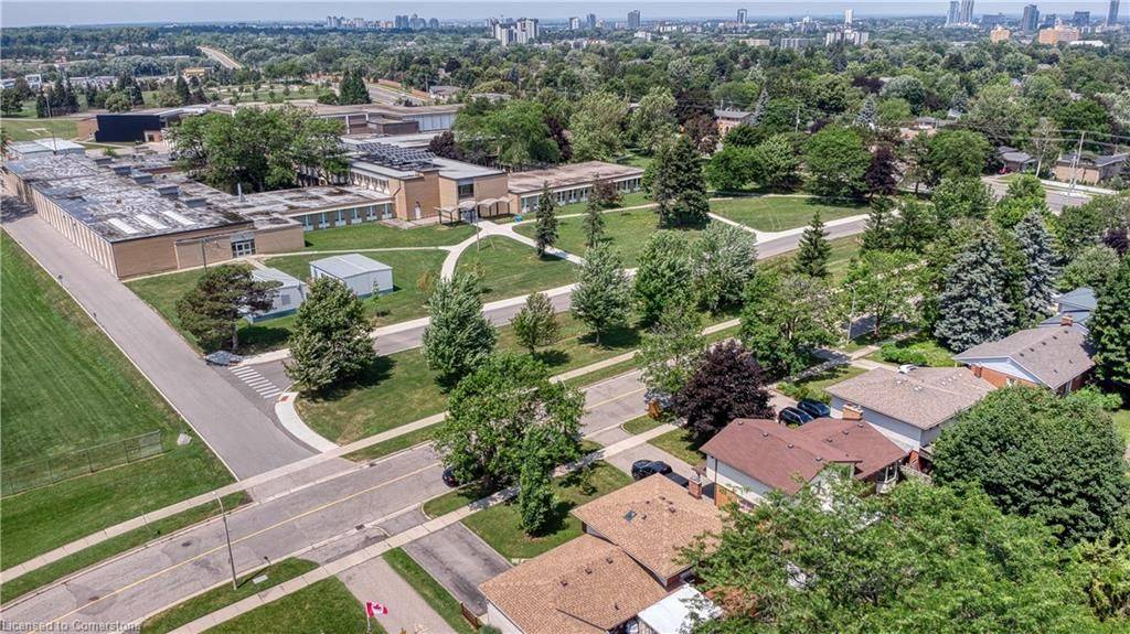 Kitchener, ON N2N 1A1,619 Forest Hill DR