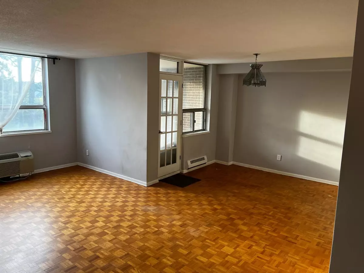 Toronto W05, ON M9L 2K2,2835 Islington AVE #309