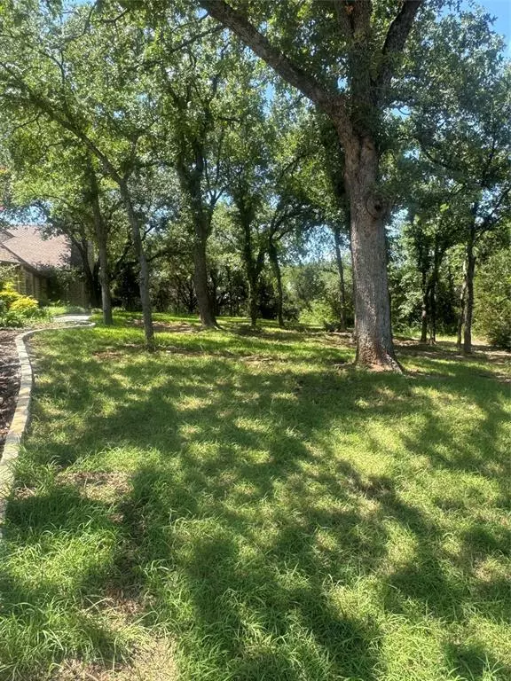 6118 Laredo Court, De Cordova, TX 76049