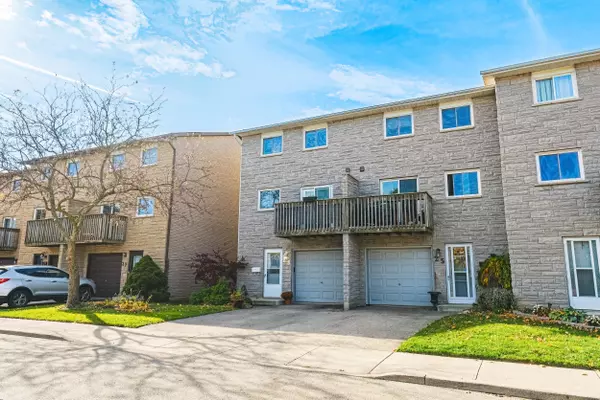 Hamilton, ON L8J 2N4,1155 Paramount DR #26