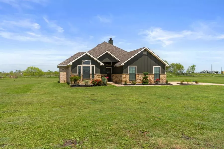 160 Grays Creek Circle, Alma, TX 75119