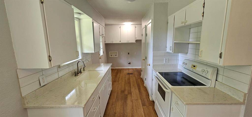 Keene, TX 76059,220 W Val Verde Circle