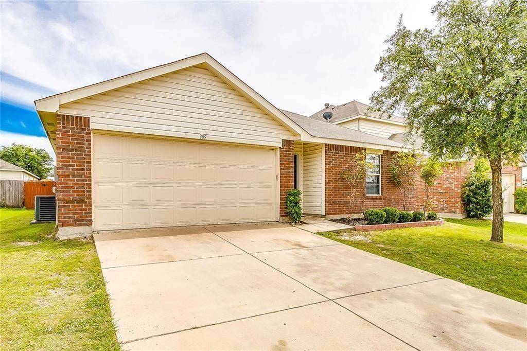 Fort Worth, TX 76052,909 Poncho Lane