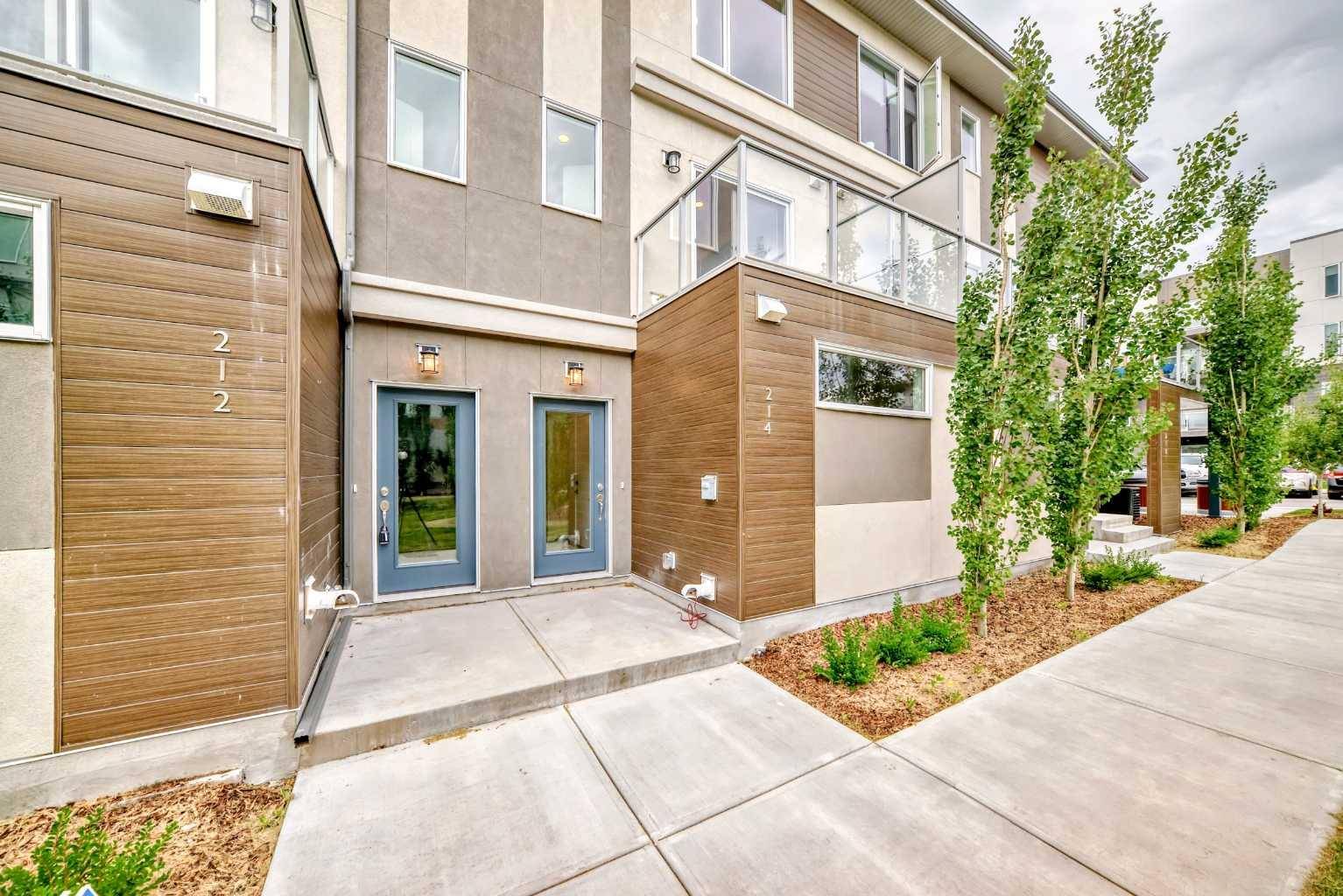 214 Shawnee SQ Southwest, Calgary, AB T2Y 0T7
