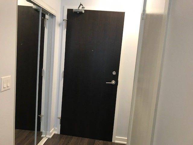 Toronto C01, ON M5V 2V6,38 Dan Leckie WAY #202