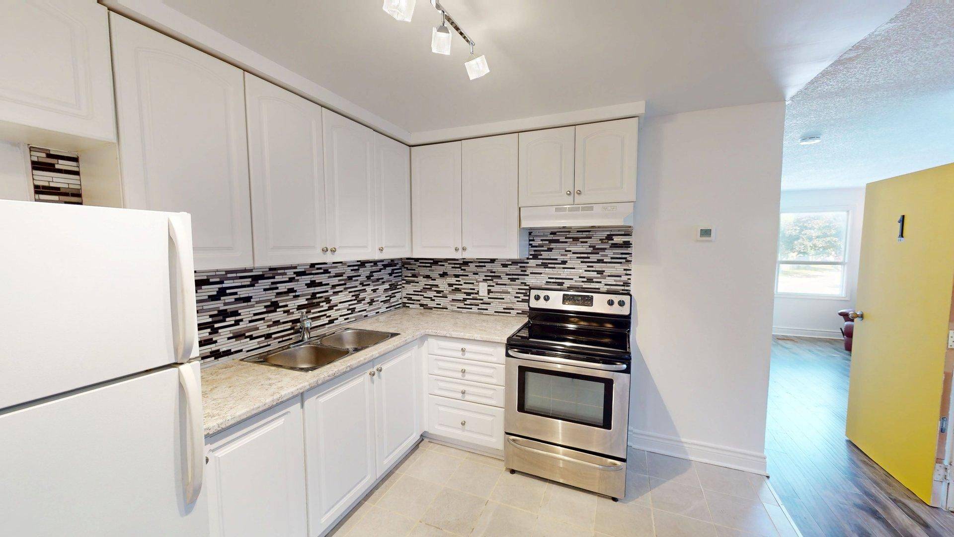 1448 Outlet DR, Oshawa, ON L1J 7Z5