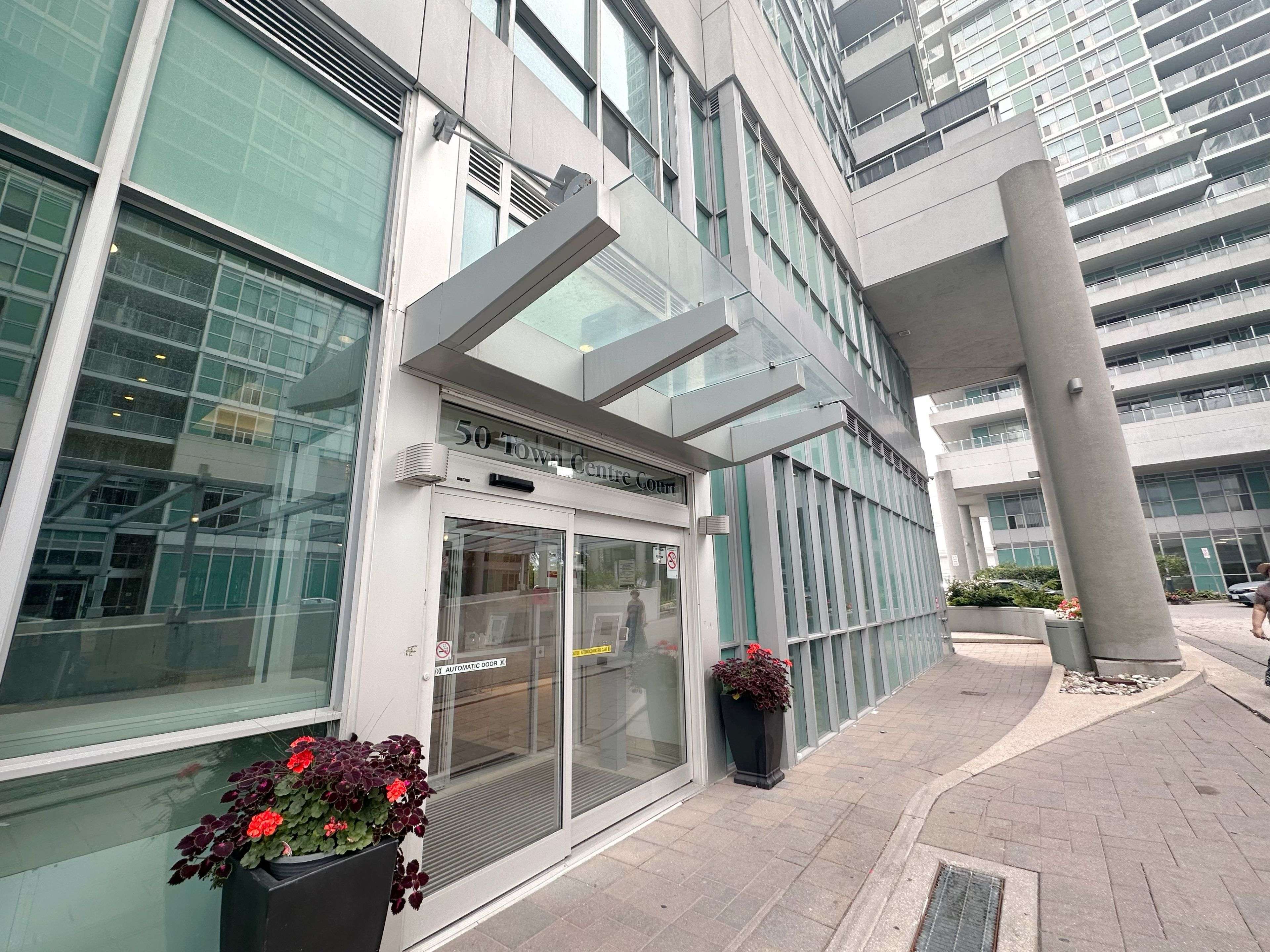 Toronto E09, ON M1P 0A9,50 Town Centre CT #3808