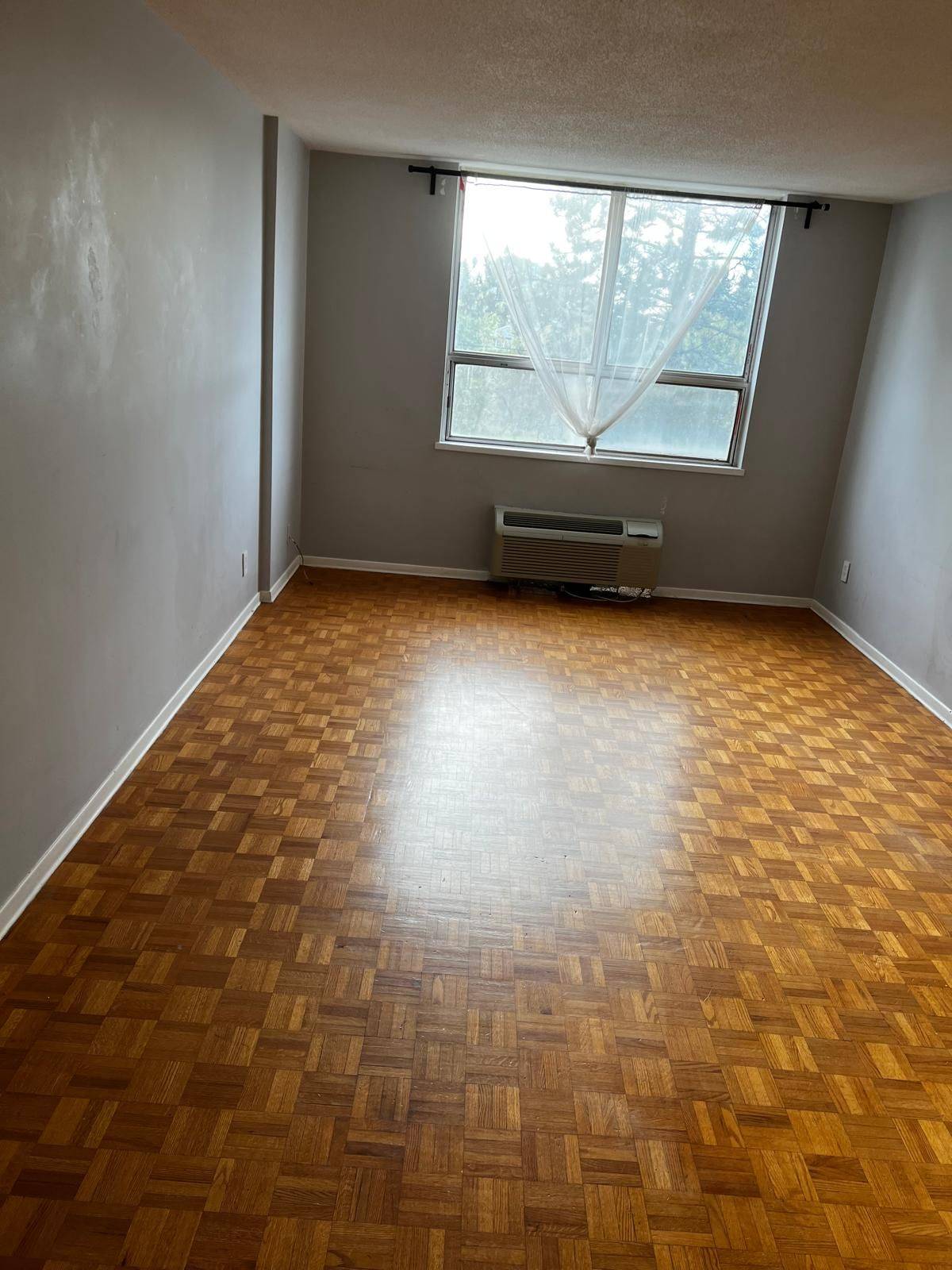 Toronto W05, ON M9L 2K2,2835 Islington AVE #309