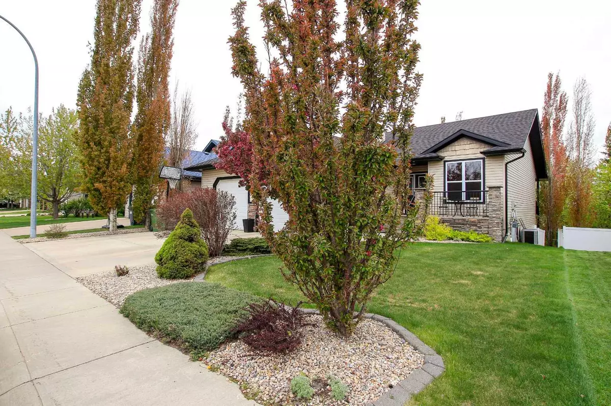 Red Deer, AB T4R 0B1,76 Illingworth Close