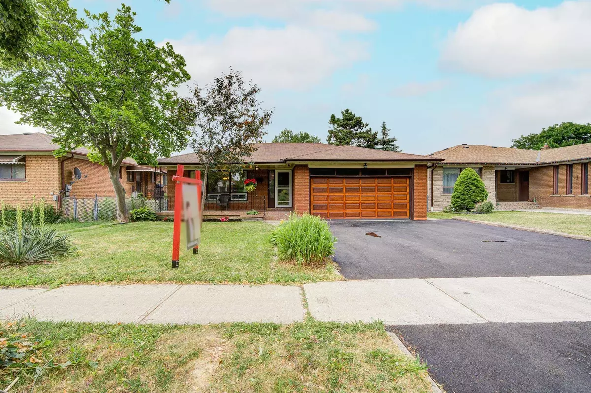 Toronto C15, ON M2J 4C4,103 Margaret AVE