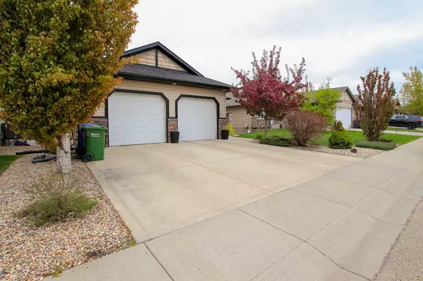 Red Deer, AB T4R 0B1,76 Illingworth Close
