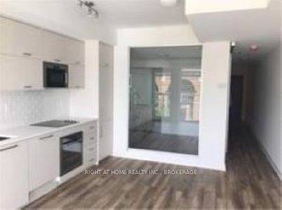 Toronto C01, ON M6J 1J1,106 Dovercourt RD W #209