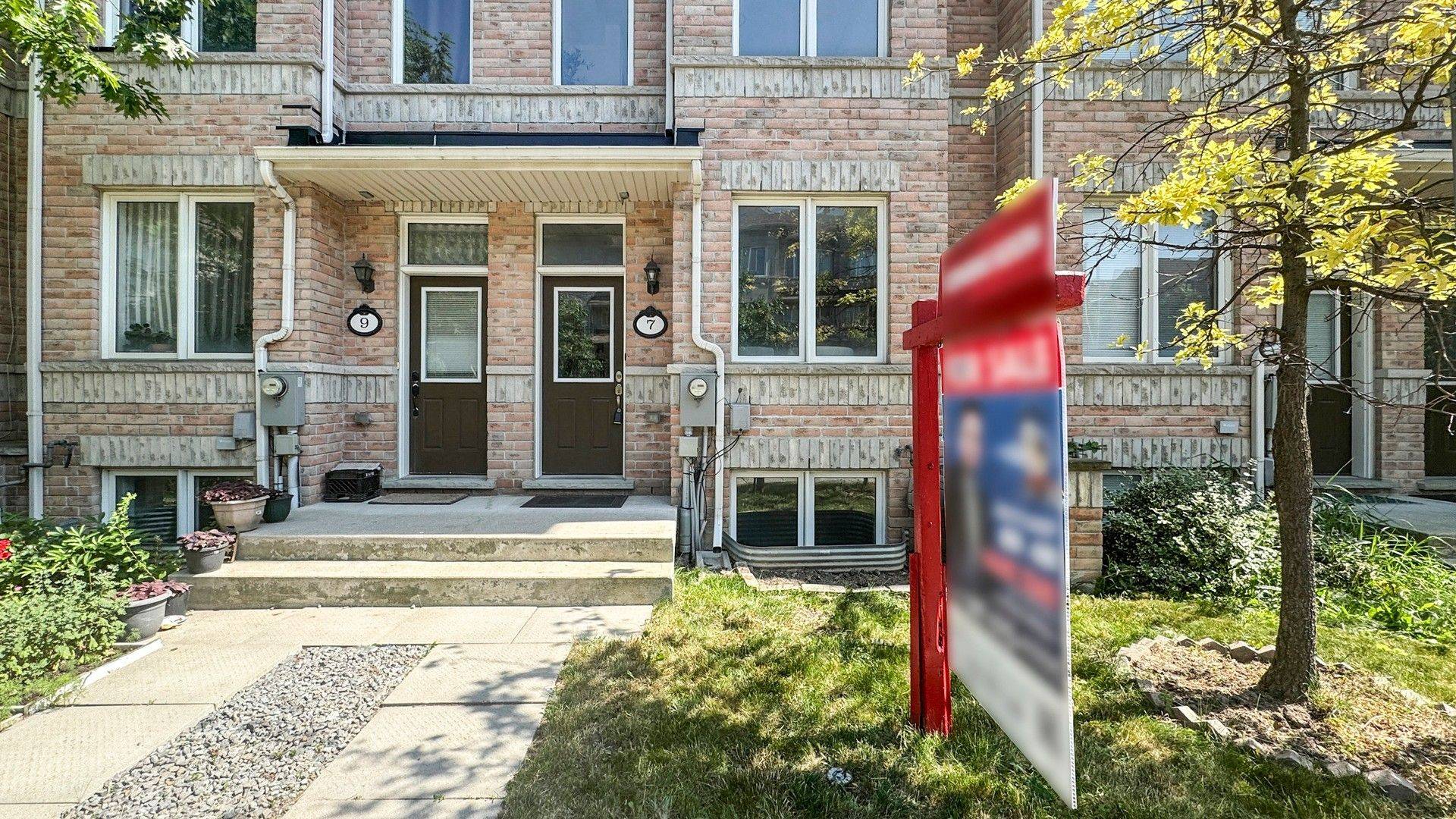 Toronto E04, ON M1P 0C3,7 Kawneer TER