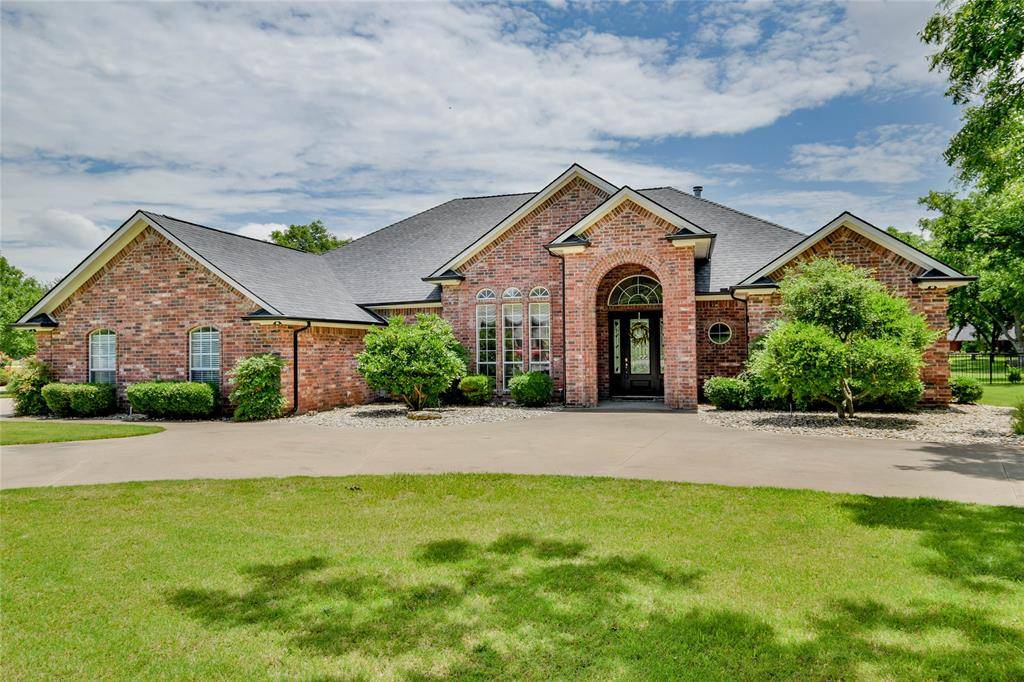 5905 Dog Leg Court, Granbury, TX 76049