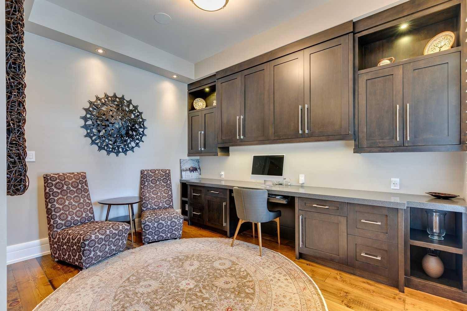 Calgary, AB T2Y2T9,994 Shawnee DR Southwest