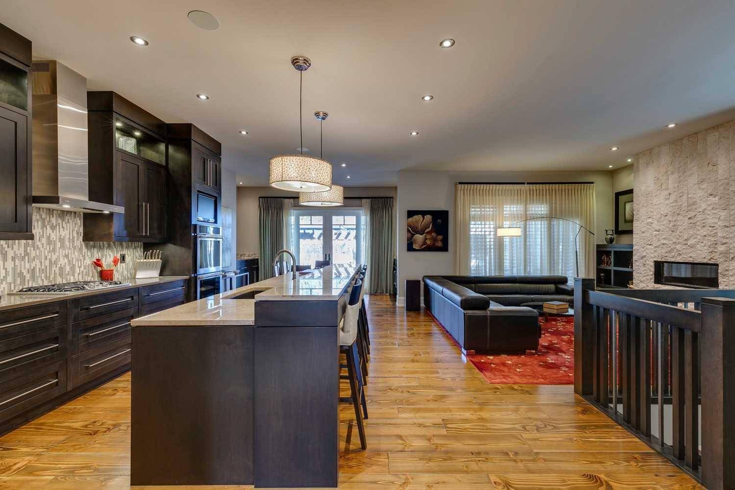 Calgary, AB T2Y2T9,994 Shawnee DR Southwest