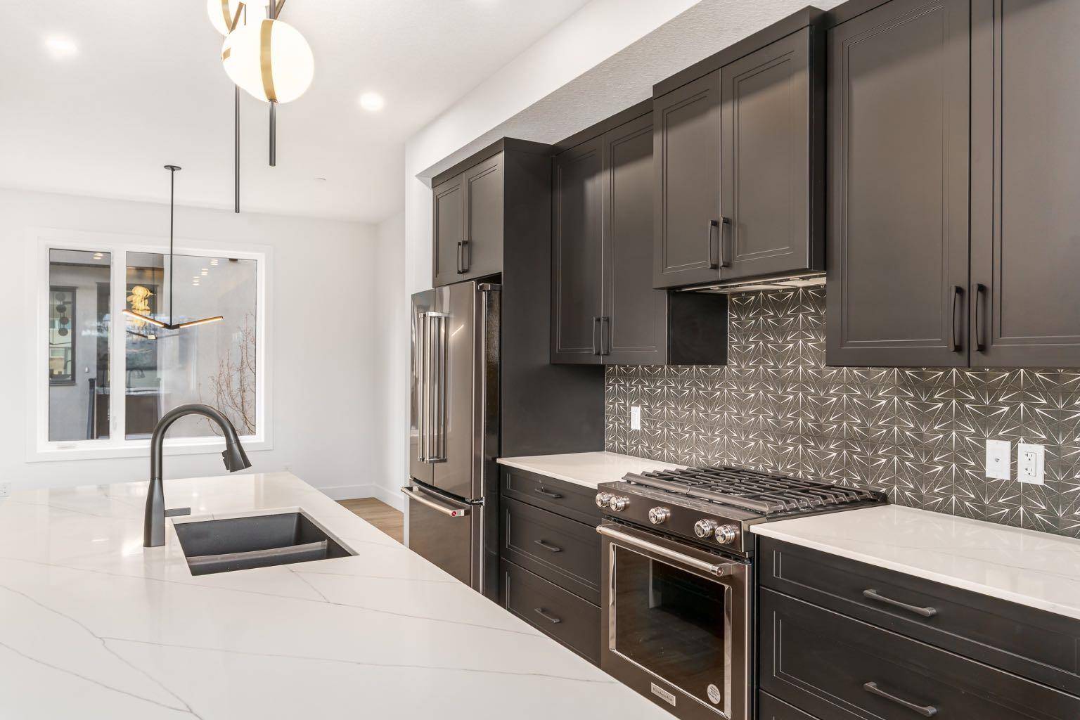 Calgary, AB T2T 1E8,2220 26 AVE Southwest #7